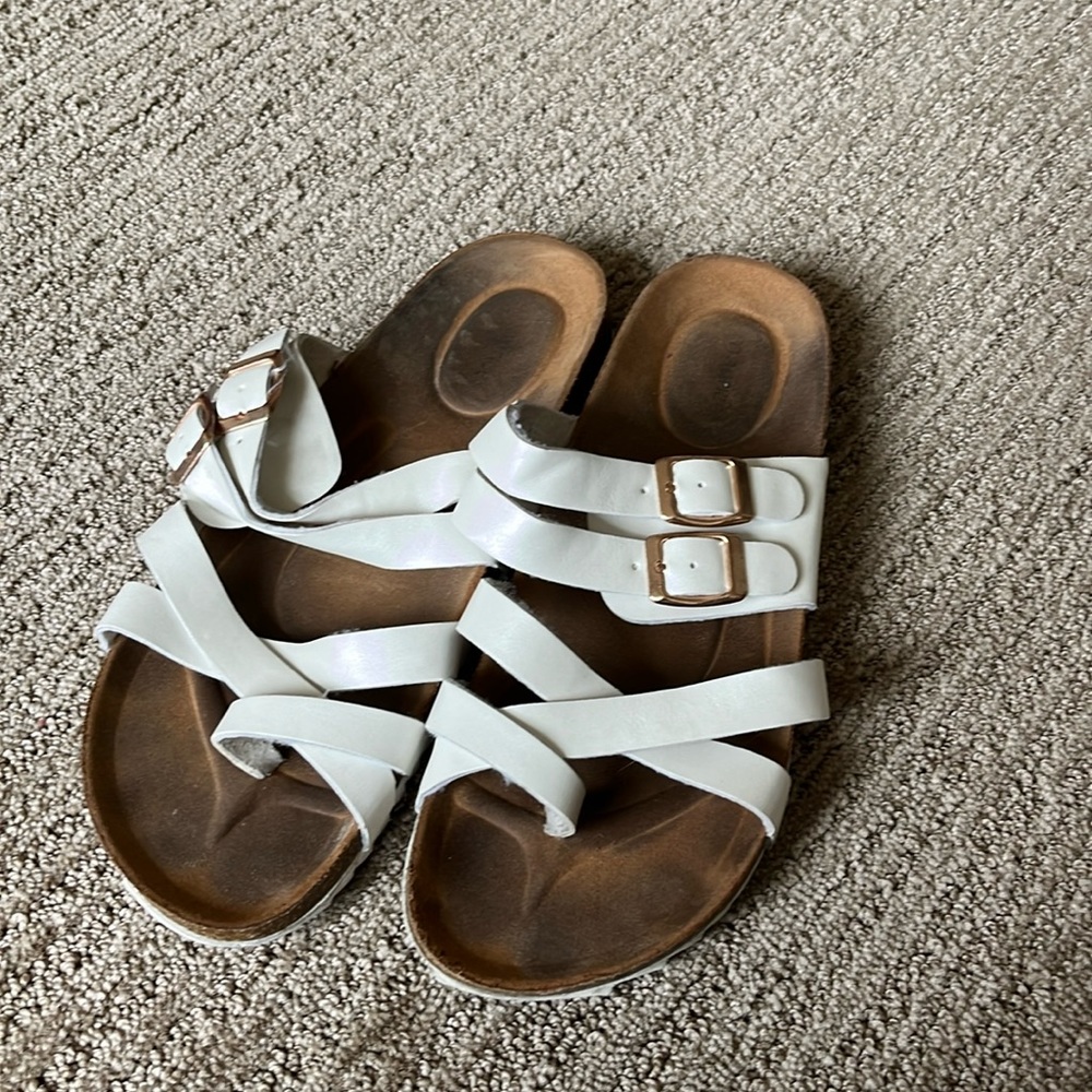 Maurices sandals size 10